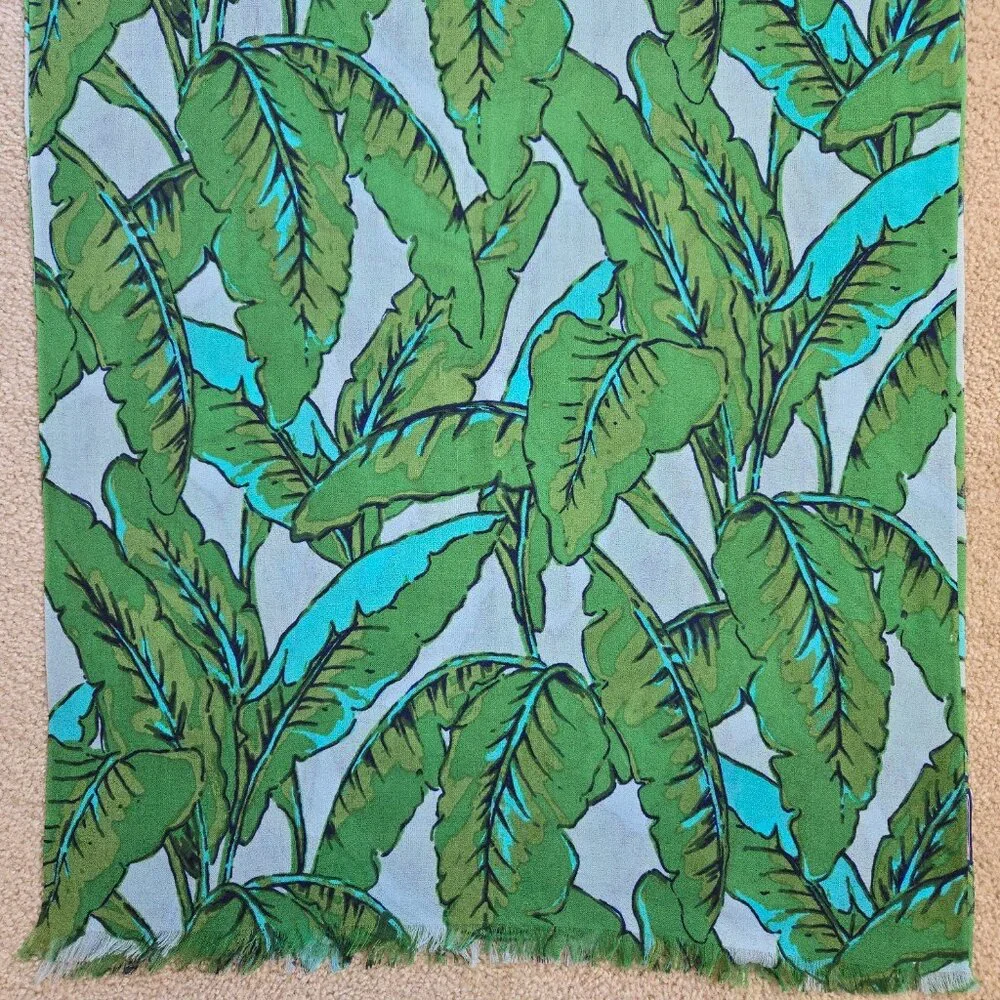 NWOT Vineyard Vines 100% Merino Wool Lightweight Banana Leaf Scarf Tropical